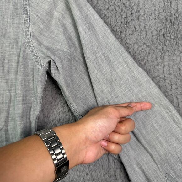 Gap Chambray Work Shirt Mens M Gray Pockets Chin Strap Vintage 30s 40s Style - Picture 4 of 9